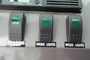 サムネイル: 平成26年　日立　ホイールローダー　ZW20　★0.3立米★タイヤチェーン４本★使用時間約320HR★