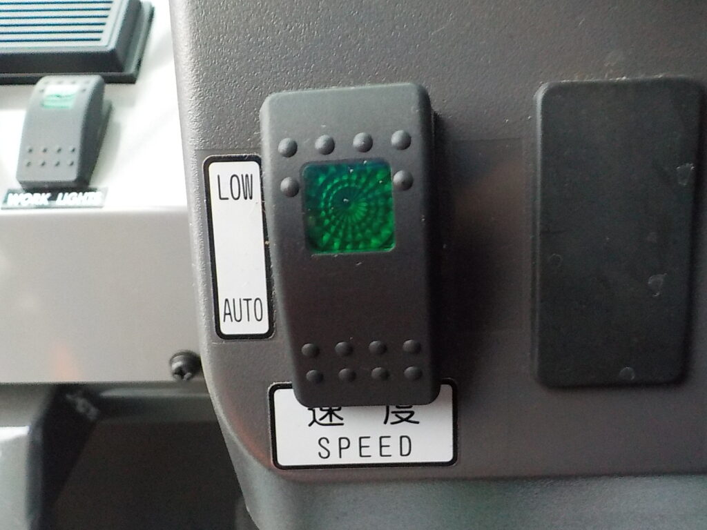 平成26年　日立　ホイールローダー　ZW20　★0.3立米★タイヤチェーン４本★使用時間約320HR★