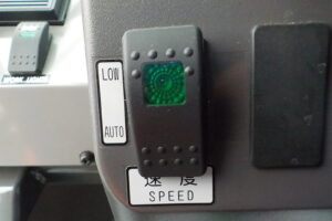 サムネイル: 平成26年　日立　ホイールローダー　ZW20　★0.3立米★タイヤチェーン４本★使用時間約320HR★