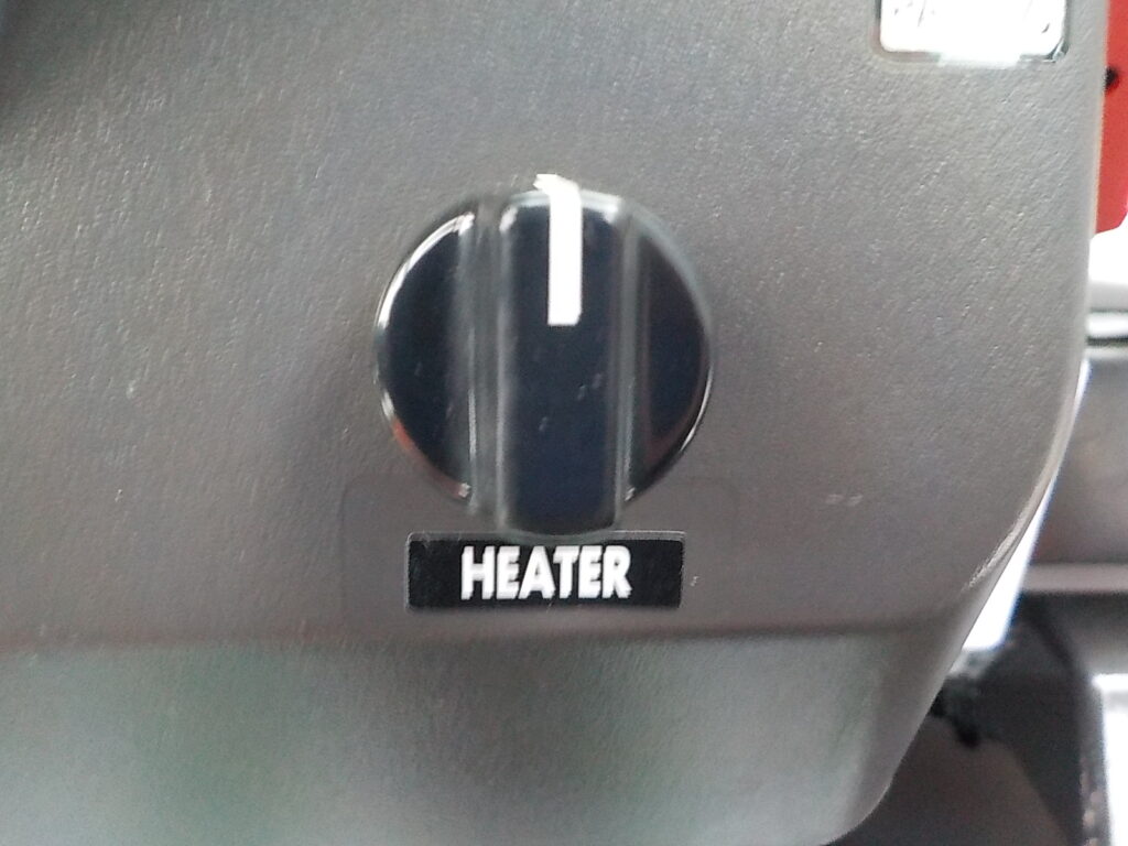 平成26年　日立　ホイールローダー　ZW20　★0.3立米★タイヤチェーン４本★使用時間約320HR★