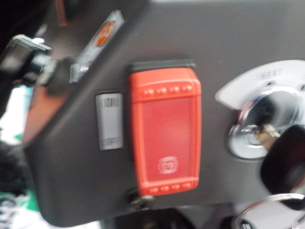 平成26年　日立　ホイールローダー　ZW20　★0.3立米★タイヤチェーン４本★使用時間約320HR★