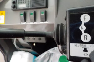 サムネイル: 平成26年　日立　ホイールローダー　ZW20　★0.3立米★タイヤチェーン４本★使用時間約320HR★