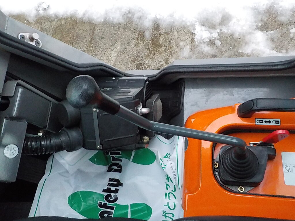 平成26年　日立　ホイールローダー　ZW20　★0.3立米★タイヤチェーン４本★使用時間約320HR★