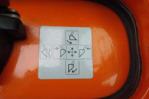 サムネイル: 平成26年　日立　ホイールローダー　ZW20　★0.3立米★タイヤチェーン４本★使用時間約320HR★