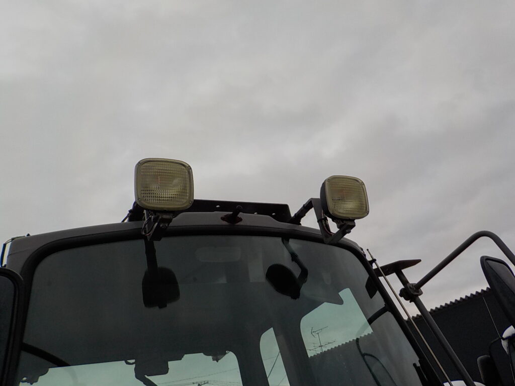 平成26年　日立　ホイールローダー　ZW20　★0.3立米★タイヤチェーン４本★使用時間約320HR★