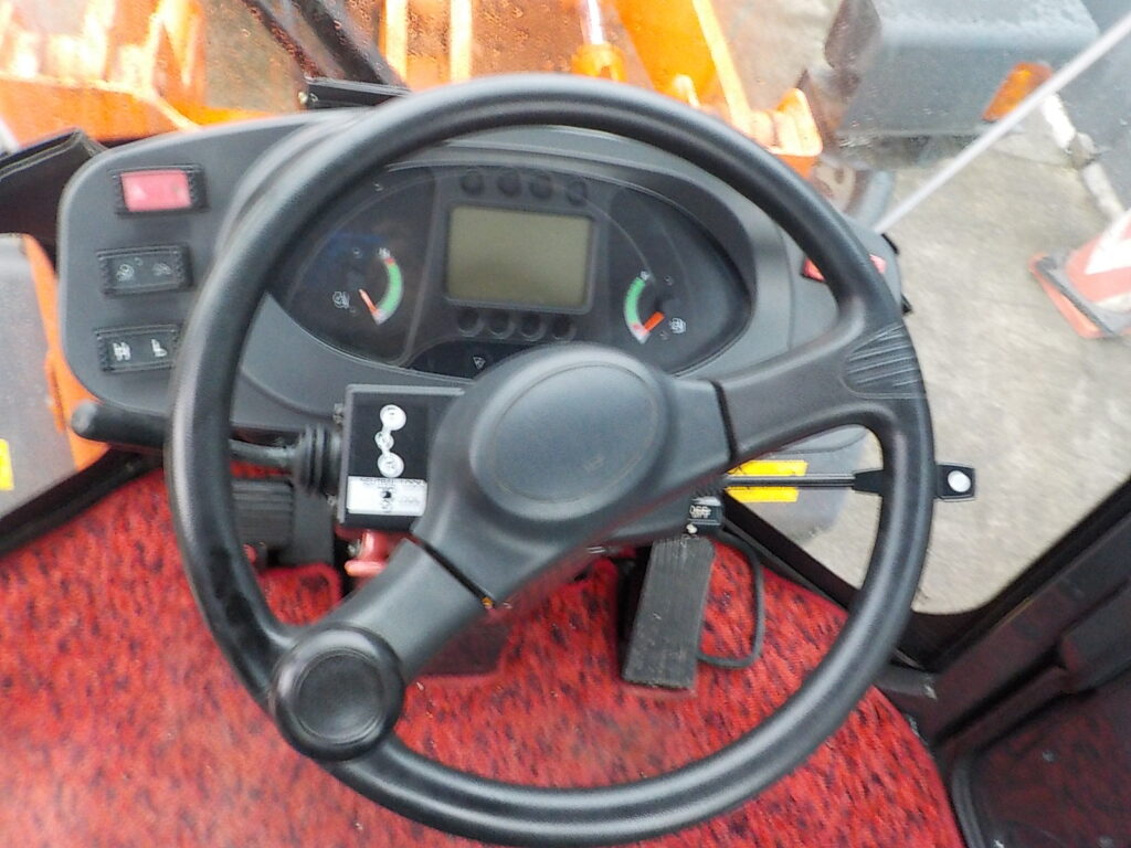 平成２７年　日立　ホイールローダー　ZW80-5B