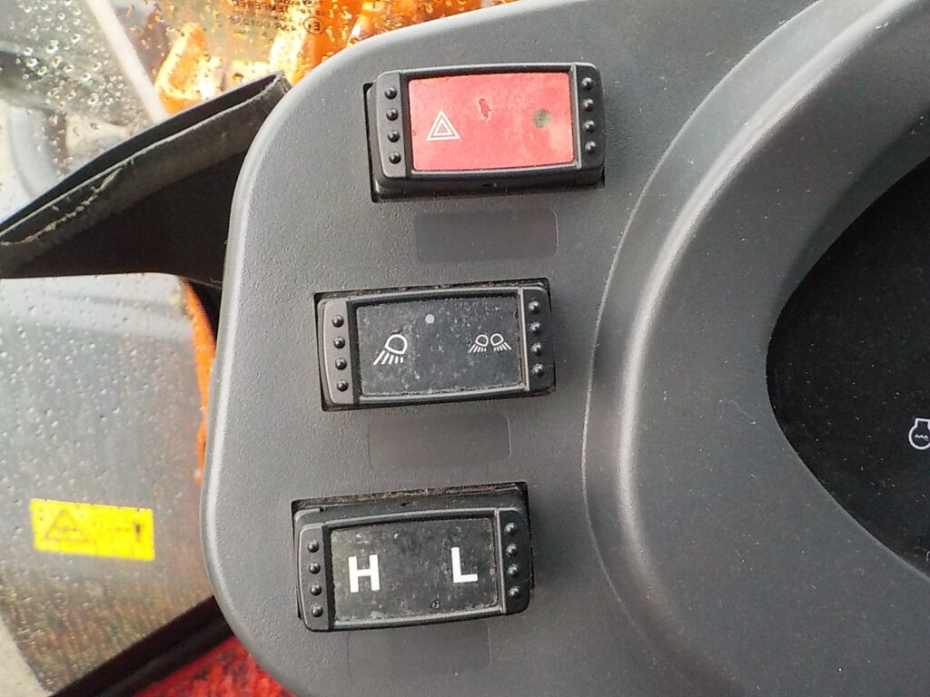 平成２７年　日立　ホイールローダー　ZW80-5B