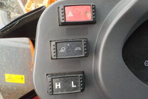 サムネイル: 平成２７年　日立　ホイールローダー　ZW80-5B