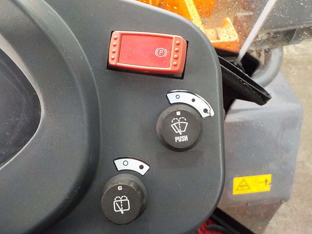 平成２７年　日立　ホイールローダー　ZW80-5B