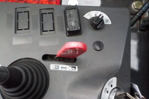 サムネイル: 平成２７年　日立　ホイールローダー　ZW80-5B