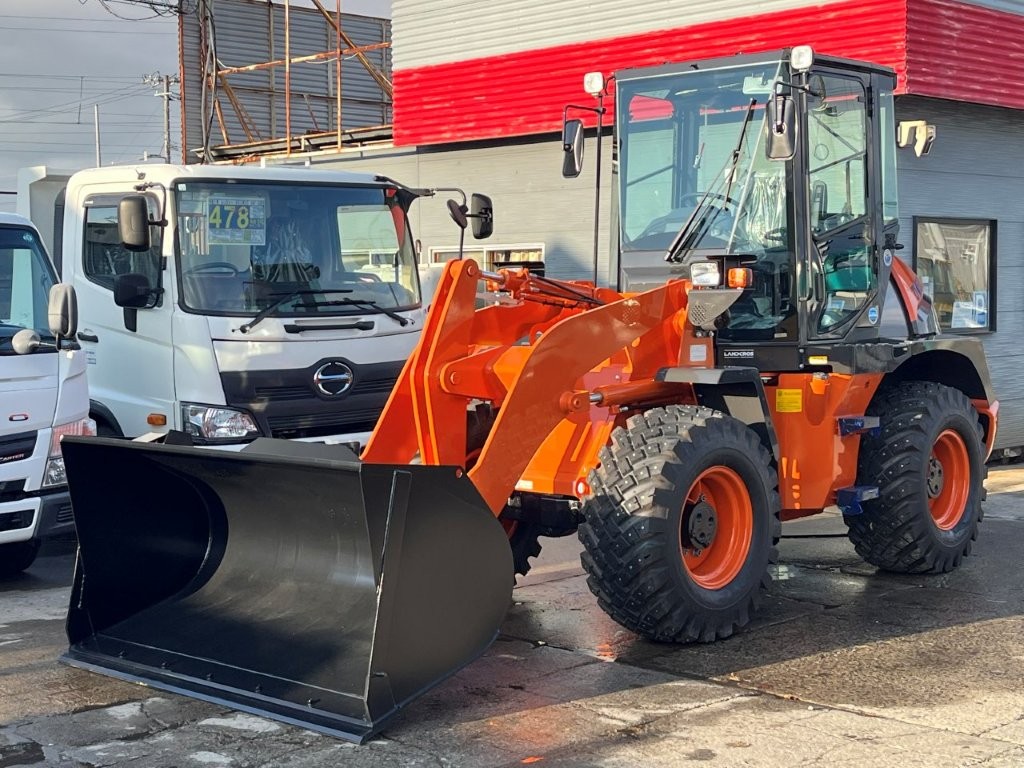 令和７年　日立　ZW80S-5B　2025年モデル　0.9立米　ｽﾉｰｽﾊﾟｲｸ・ﾗｲﾄﾞｺﾝﾄﾛｰﾙ・ﾀﾞﾌﾞﾙﾋｰﾀｰ仕様（車検令和9年11月）