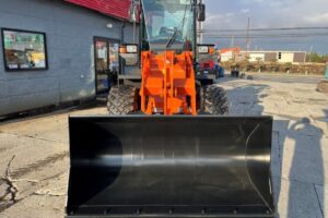 サムネイル: 令和７年　日立　ZW80S-5B　2025年モデル　0.9立米　ｽﾉｰｽﾊﾟｲｸ・ﾗｲﾄﾞｺﾝﾄﾛｰﾙ・ﾀﾞﾌﾞﾙﾋｰﾀｰ仕様（車検令和9年11月）