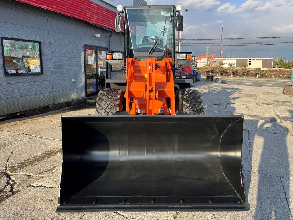 令和７年　日立　ZW80S-5B　2025年モデル　0.9立米　ｽﾉｰｽﾊﾟｲｸ・ﾗｲﾄﾞｺﾝﾄﾛｰﾙ・ﾀﾞﾌﾞﾙﾋｰﾀｰ仕様（車検令和9年11月）