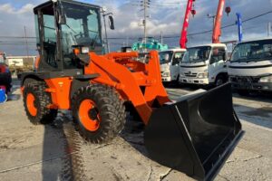 サムネイル: 令和７年　日立　ZW80S-5B　2025年モデル　0.9立米　ｽﾉｰｽﾊﾟｲｸ・ﾗｲﾄﾞｺﾝﾄﾛｰﾙ・ﾀﾞﾌﾞﾙﾋｰﾀｰ仕様（車検令和9年11月）