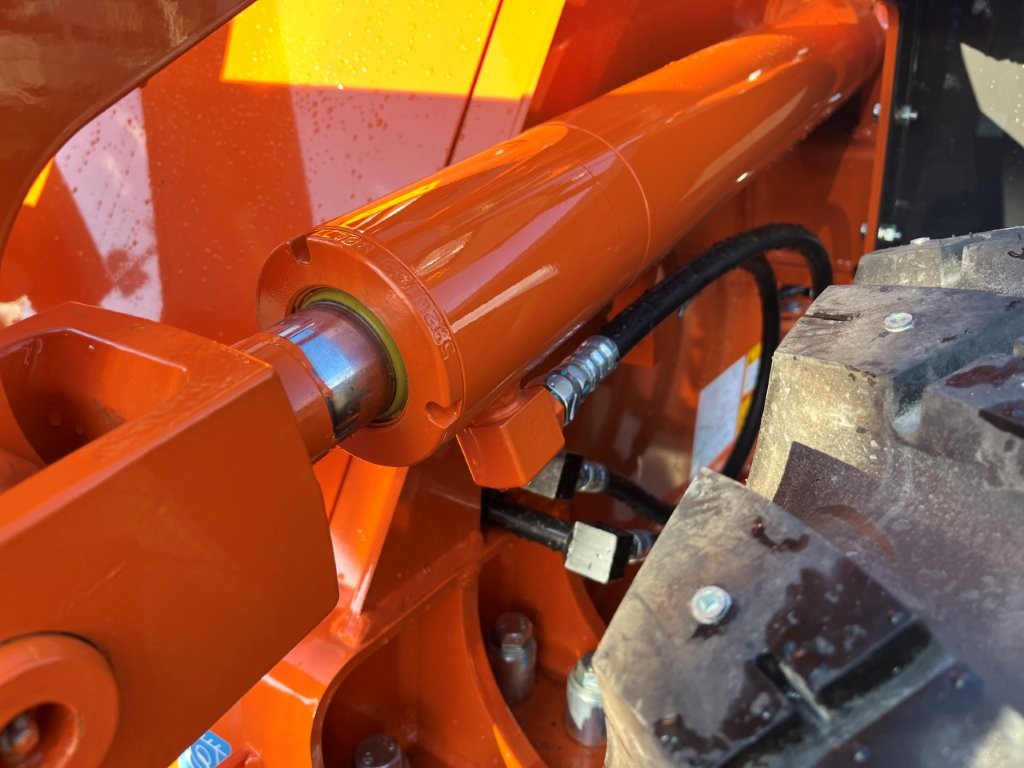 令和７年　日立　ZW80S-5B　2025年モデル　0.9立米　ｽﾉｰｽﾊﾟｲｸ・ﾗｲﾄﾞｺﾝﾄﾛｰﾙ・ﾀﾞﾌﾞﾙﾋｰﾀｰ仕様（車検令和9年11月）