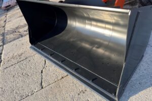 サムネイル: 令和７年　日立　ZW80S-5B　2025年モデル　0.9立米　ｽﾉｰｽﾊﾟｲｸ・ﾗｲﾄﾞｺﾝﾄﾛｰﾙ・ﾀﾞﾌﾞﾙﾋｰﾀｰ仕様（車検令和9年11月）