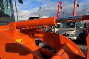 サムネイル: 令和７年　日立　ZW80S-5B　2025年モデル　0.9立米　ｽﾉｰｽﾊﾟｲｸ・ﾗｲﾄﾞｺﾝﾄﾛｰﾙ・ﾀﾞﾌﾞﾙﾋｰﾀｰ仕様（車検令和9年11月）