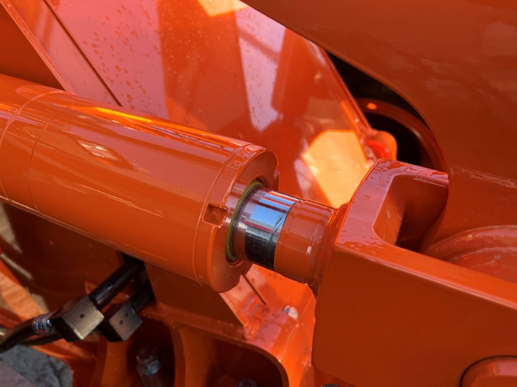 令和７年　日立　ZW80S-5B　2025年モデル　0.9立米　ｽﾉｰｽﾊﾟｲｸ・ﾗｲﾄﾞｺﾝﾄﾛｰﾙ・ﾀﾞﾌﾞﾙﾋｰﾀｰ仕様（車検令和9年11月）