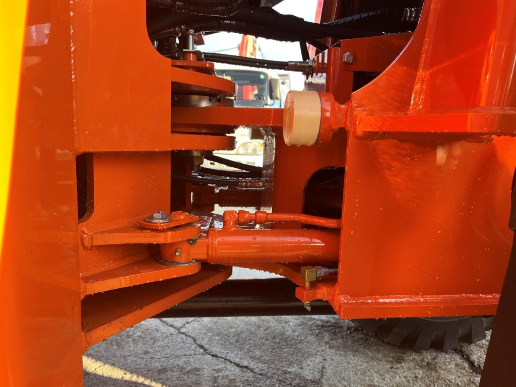 令和７年　日立　ZW80S-5B　2025年モデル　0.9立米　ｽﾉｰｽﾊﾟｲｸ・ﾗｲﾄﾞｺﾝﾄﾛｰﾙ・ﾀﾞﾌﾞﾙﾋｰﾀｰ仕様（車検令和9年11月）