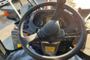 サムネイル: 令和７年　日立　ZW80S-5B　2025年モデル　0.9立米　ｽﾉｰｽﾊﾟｲｸ・ﾗｲﾄﾞｺﾝﾄﾛｰﾙ・ﾀﾞﾌﾞﾙﾋｰﾀｰ仕様（車検令和9年11月）