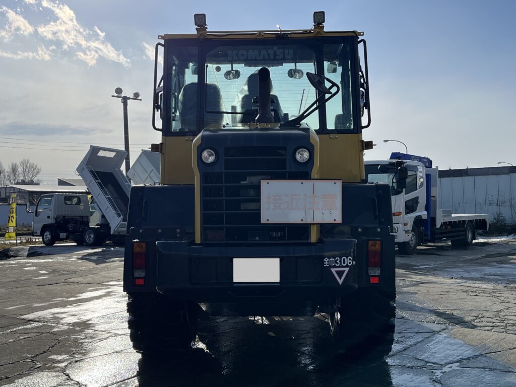 平成29年　コマツ　WA100-7Y　ﾜﾝﾀｯﾁ式ｽﾉｳﾌﾟﾗｳ・ｽﾉｰｽﾊﾟｲｸﾀｲﾔ・Wｷｬﾋﾞﾝ・ｴｱｺﾝ　1.3立米（車検令和９年９月）