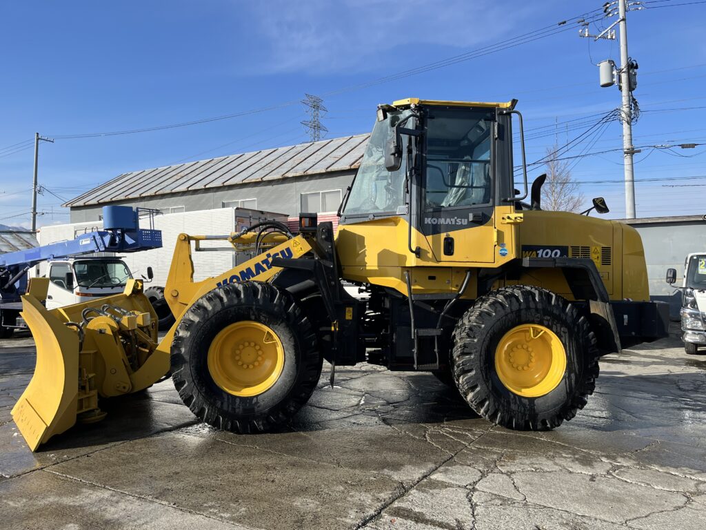 平成29年　コマツ　WA100-7Y　ﾜﾝﾀｯﾁ式ｽﾉｳﾌﾟﾗｳ・ｽﾉｰｽﾊﾟｲｸﾀｲﾔ・Wｷｬﾋﾞﾝ・ｴｱｺﾝ　1.3立米（車検令和９年９月）