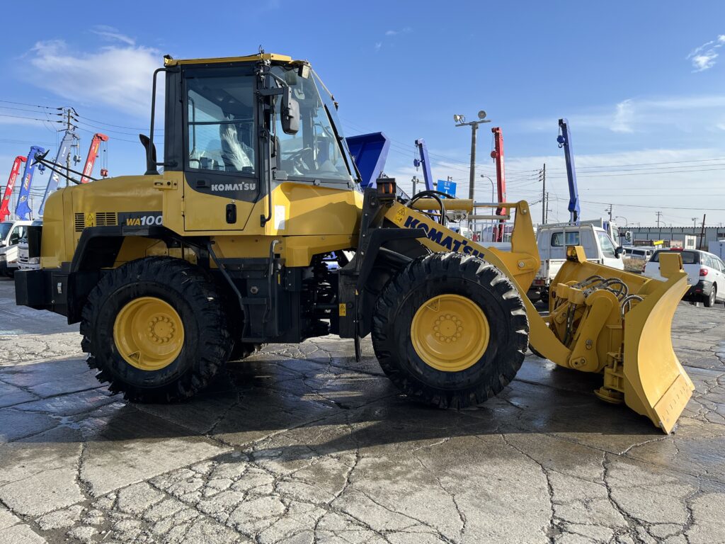 平成29年　コマツ　WA100-7Y　ﾜﾝﾀｯﾁ式ｽﾉｳﾌﾟﾗｳ・ｽﾉｰｽﾊﾟｲｸﾀｲﾔ・Wｷｬﾋﾞﾝ・ｴｱｺﾝ　1.3立米（車検令和９年９月）