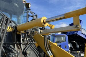 サムネイル: 平成29年　コマツ　WA100-7Y　ﾜﾝﾀｯﾁ式ｽﾉｳﾌﾟﾗｳ・ｽﾉｰｽﾊﾟｲｸﾀｲﾔ・Wｷｬﾋﾞﾝ・ｴｱｺﾝ　1.3立米（車検令和９年９月）