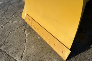 サムネイル: 平成29年　コマツ　WA100-7Y　ﾜﾝﾀｯﾁ式ｽﾉｳﾌﾟﾗｳ・ｽﾉｰｽﾊﾟｲｸﾀｲﾔ・Wｷｬﾋﾞﾝ・ｴｱｺﾝ　1.3立米（車検令和９年９月）