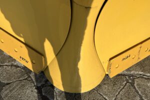 サムネイル: 平成29年　コマツ　WA100-7Y　ﾜﾝﾀｯﾁ式ｽﾉｳﾌﾟﾗｳ・ｽﾉｰｽﾊﾟｲｸﾀｲﾔ・Wｷｬﾋﾞﾝ・ｴｱｺﾝ　1.3立米（車検令和９年９月）