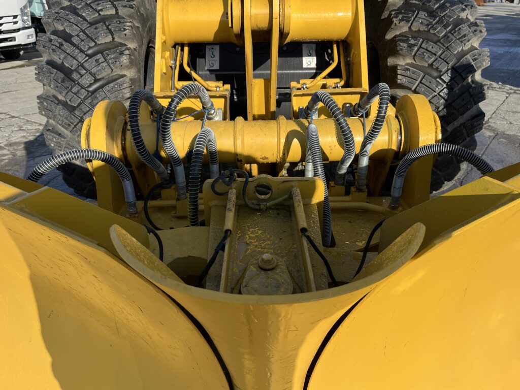 平成29年　コマツ　WA100-7Y　ﾜﾝﾀｯﾁ式ｽﾉｳﾌﾟﾗｳ・ｽﾉｰｽﾊﾟｲｸﾀｲﾔ・Wｷｬﾋﾞﾝ・ｴｱｺﾝ　1.3立米（車検令和９年９月）