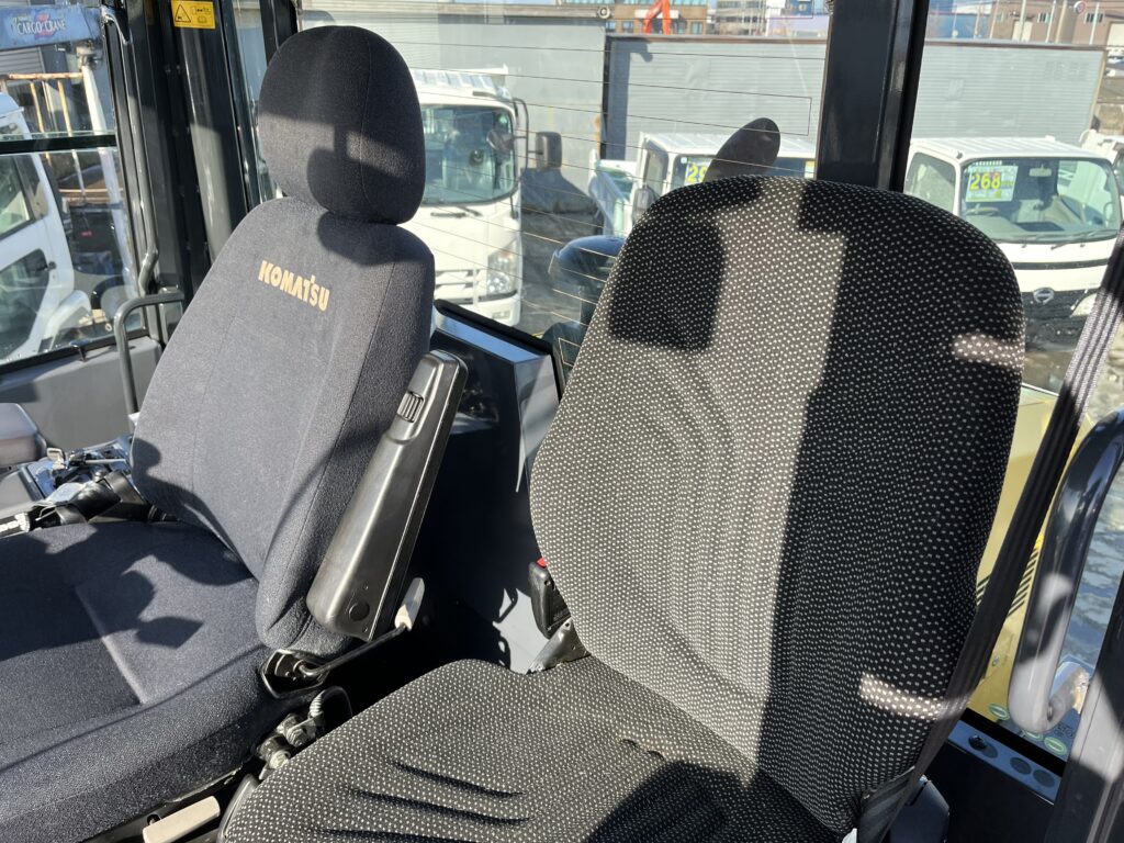 平成29年　コマツ　WA100-7Y　ﾜﾝﾀｯﾁ式ｽﾉｳﾌﾟﾗｳ・ｽﾉｰｽﾊﾟｲｸﾀｲﾔ・Wｷｬﾋﾞﾝ・ｴｱｺﾝ　1.3立米（車検令和９年９月）