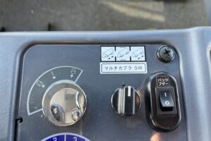 サムネイル: 平成29年　コマツ　WA100-7Y　ﾜﾝﾀｯﾁ式ｽﾉｳﾌﾟﾗｳ・ｽﾉｰｽﾊﾟｲｸﾀｲﾔ・Wｷｬﾋﾞﾝ・ｴｱｺﾝ　1.3立米（車検令和９年９月）