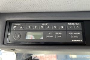 サムネイル: 平成29年　コマツ　WA100-7Y　ﾜﾝﾀｯﾁ式ｽﾉｳﾌﾟﾗｳ・ｽﾉｰｽﾊﾟｲｸﾀｲﾔ・Wｷｬﾋﾞﾝ・ｴｱｺﾝ　1.3立米（車検令和９年９月）