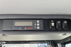 サムネイル: 平成29年　コマツ　WA100-7Y　ﾜﾝﾀｯﾁ式ｽﾉｳﾌﾟﾗｳ・ｽﾉｰｽﾊﾟｲｸﾀｲﾔ・Wｷｬﾋﾞﾝ・ｴｱｺﾝ　1.3立米（車検令和９年９月）