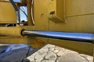 サムネイル: 平成29年　コマツ　WA100-7Y　ﾜﾝﾀｯﾁ式ｽﾉｳﾌﾟﾗｳ・ｽﾉｰｽﾊﾟｲｸﾀｲﾔ・Wｷｬﾋﾞﾝ・ｴｱｺﾝ　1.3立米（車検令和９年９月）