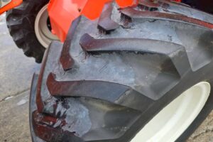 サムネイル: 平成26年　クボタ　R530Z　0.5立米　盗難防止装置付★使用時間371時間！★