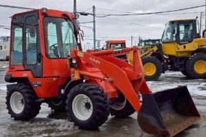 サムネイル: 平成26年　クボタ　R530Z　0.5立米　盗難防止装置付★使用時間371時間！★