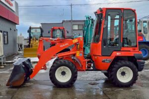 サムネイル: 平成26年　クボタ　R530Z　0.5立米　盗難防止装置付★使用時間371時間！★