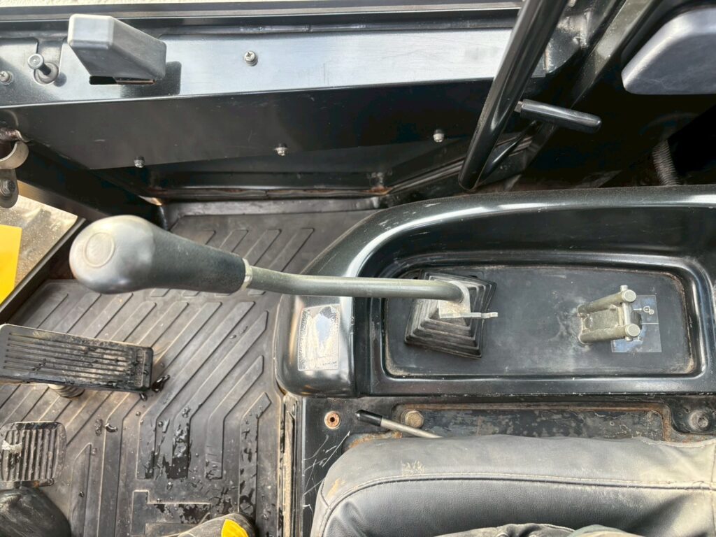 平成18年　CAT　901B　0.4㎥　全塗装済！