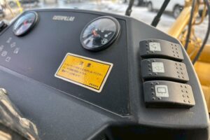サムネイル: 平成18年　CAT　901B　0.4㎥　全塗装済！