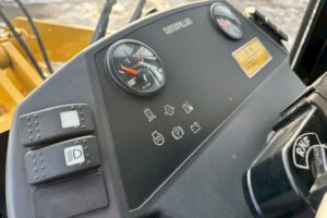 サムネイル: 平成18年　CAT　901B　0.4㎥　全塗装済！