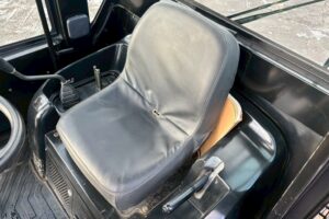 サムネイル: 平成18年　CAT　901B　0.4㎥　全塗装済！