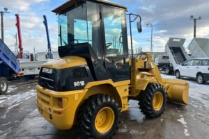 サムネイル: 平成18年　CAT　901B　0.4㎥　全塗装済！