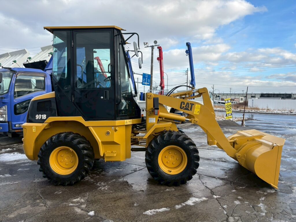 平成18年　CAT　901B　0.4㎥　全塗装済！