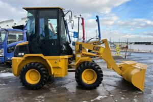 サムネイル: 平成18年　CAT　901B　0.4㎥　全塗装済！