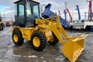 サムネイル: 平成18年　CAT　901B　0.4㎥　全塗装済！