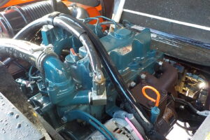 サムネイル: 平成25年式　クボタ　ホイールローダー　R430Z　★0.4立米★バケット幅158㎝★使用時間約960HR★