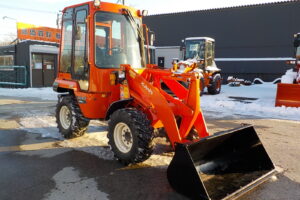 サムネイル: 平成25年式　クボタ　ホイールローダー　R430Z　★0.4立米★バケット幅158㎝★使用時間約960HR★