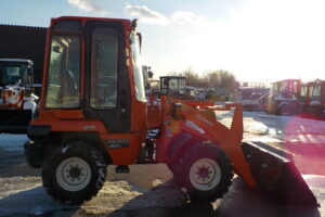 サムネイル: 平成25年式　クボタ　ホイールローダー　R430Z　★0.4立米★バケット幅158㎝★使用時間約960HR★